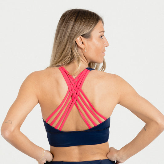 Top / bra deportivo con espalda cruzada, copas extraíbles y buena sujeción. Sujetador para gimnasio, yoga, running, correr, entrenar. Entrena en casa. Alto impacto.