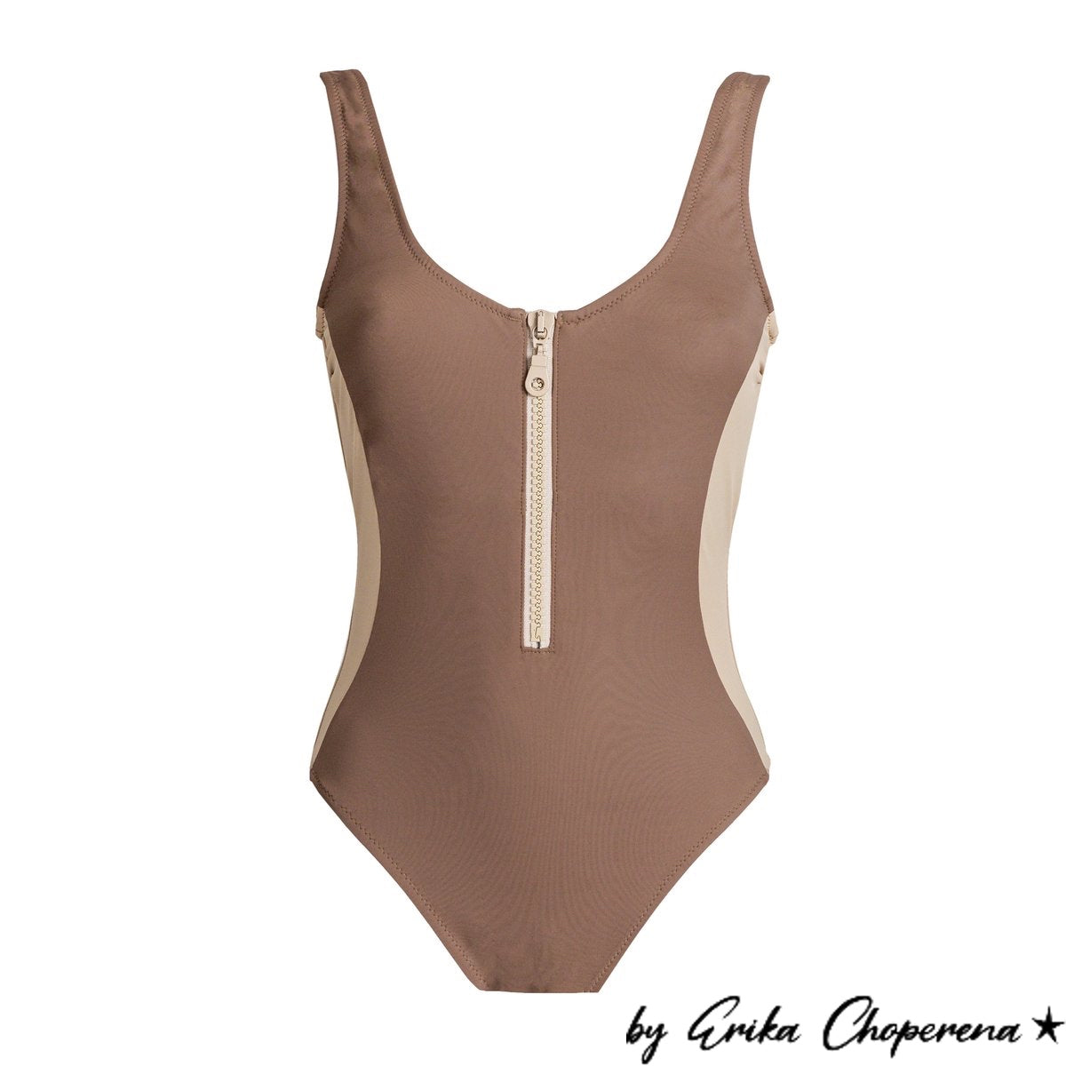 Designed by the famous celebrity Erika Choperena. Product description + Cheeky cut one piece swimsuit. Toasted beige colors. Adjustable beige zipper. Open back design with a stamped star. Bañador de chica. Bañador beige. Bañador con cremallera.