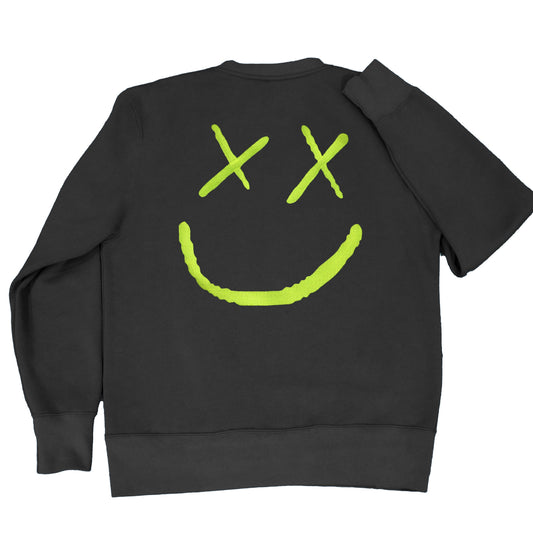 Sudadera gris oscuro con bordado amarillo  "happy face" en la parte trasera. Sudadera oversize diseñada en España. Algodón orgánico.Sudadera unisex sin capucha.Dark grey sweatshirt with yellow "happy face" embroidery on the back. Oversize sweatshirt designed in Spain. Organic cotton. unisex hoodless sweatshirt.